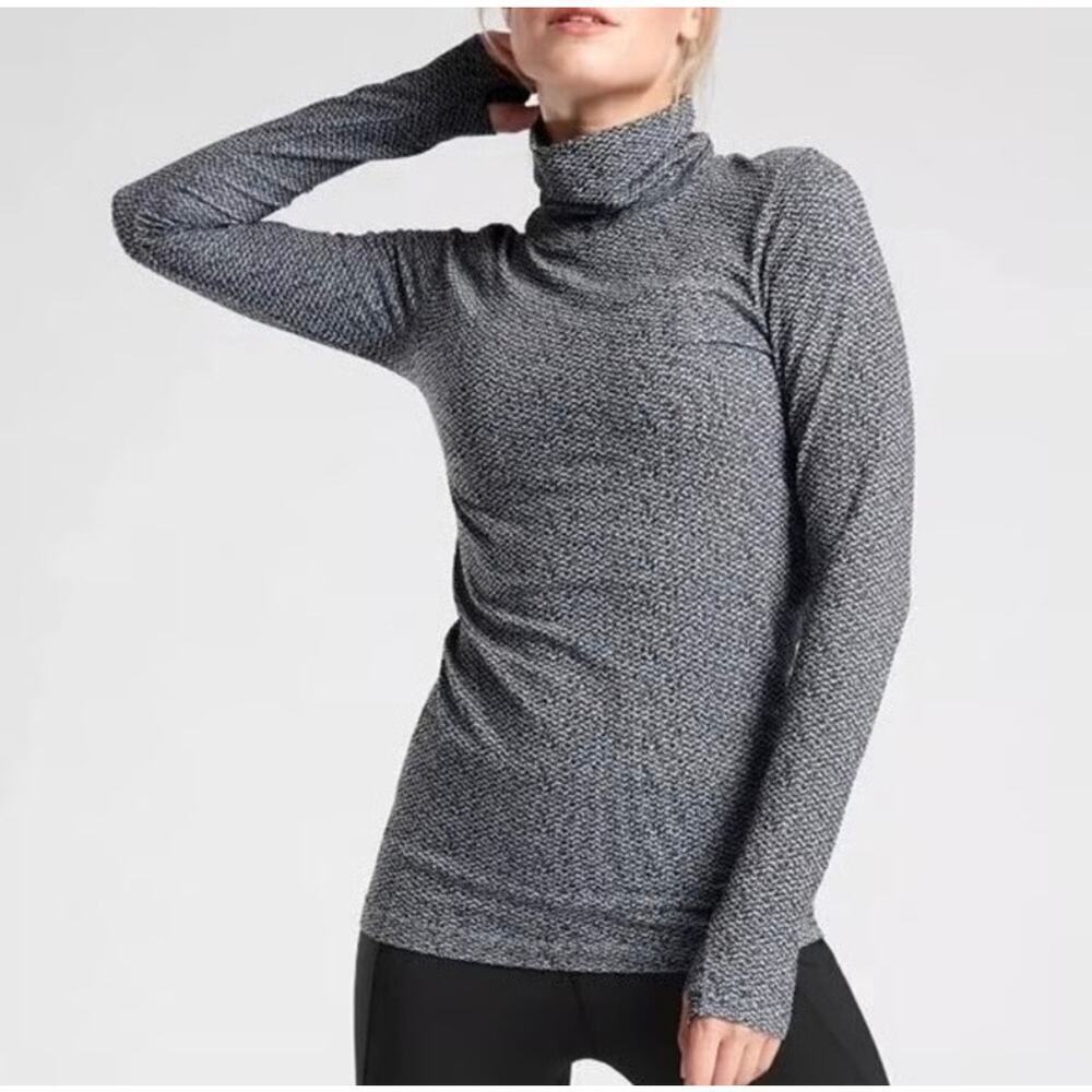 Athleta Flurry Peak Turtleneck Base Layer Gray Flecked Long Sleeve Top Medium